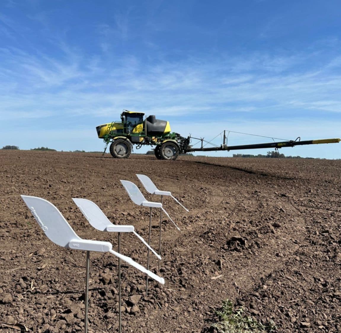 Pulverizador en campo con tarjetas hidrosensibles